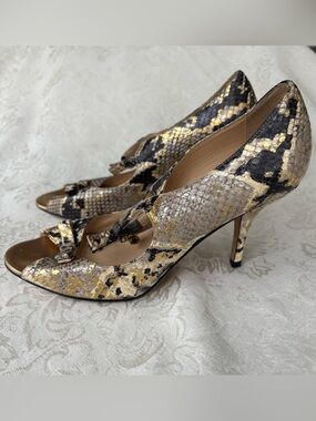 Kate Spade Gold/Black Snakeskin Print Leather Peep Hole Heels, Size 7 Medium